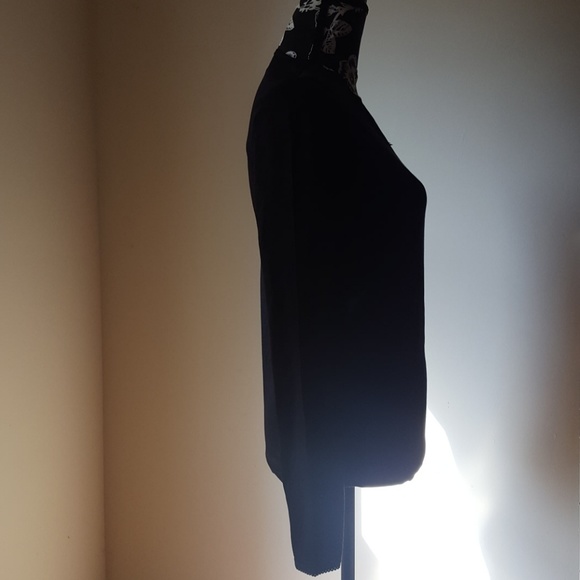 🎁Covington Black Long Sleeve Top - Picture 3 of 6